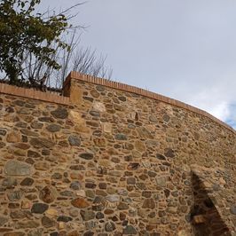 Construcciones y Restauraciones Cruïlles muros de piedra